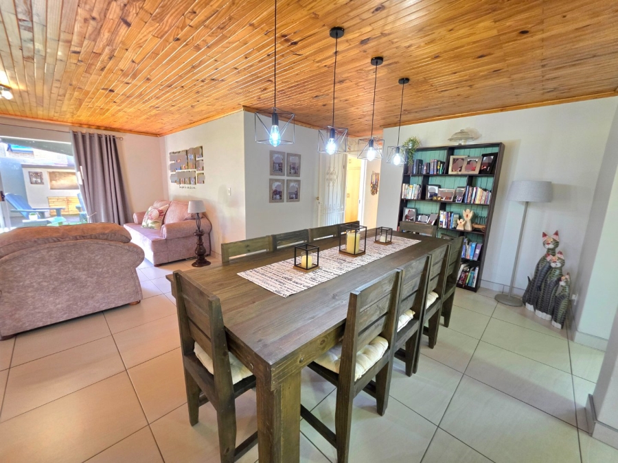 5 Bedroom Property for Sale in La Provance Free State